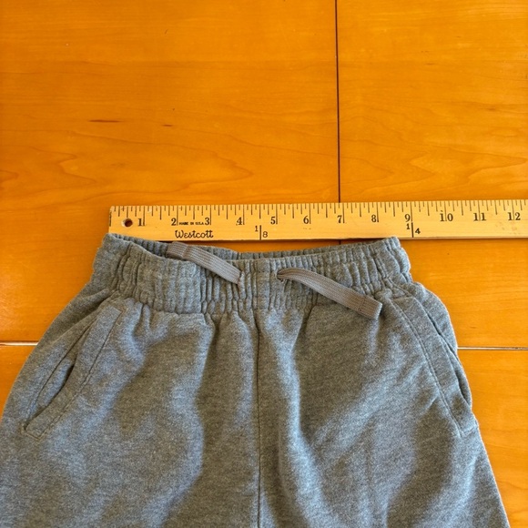 Nike kids 6-7 years long grey Cotton blend athletic pull on  jogging shorts - Picture 6 of 8